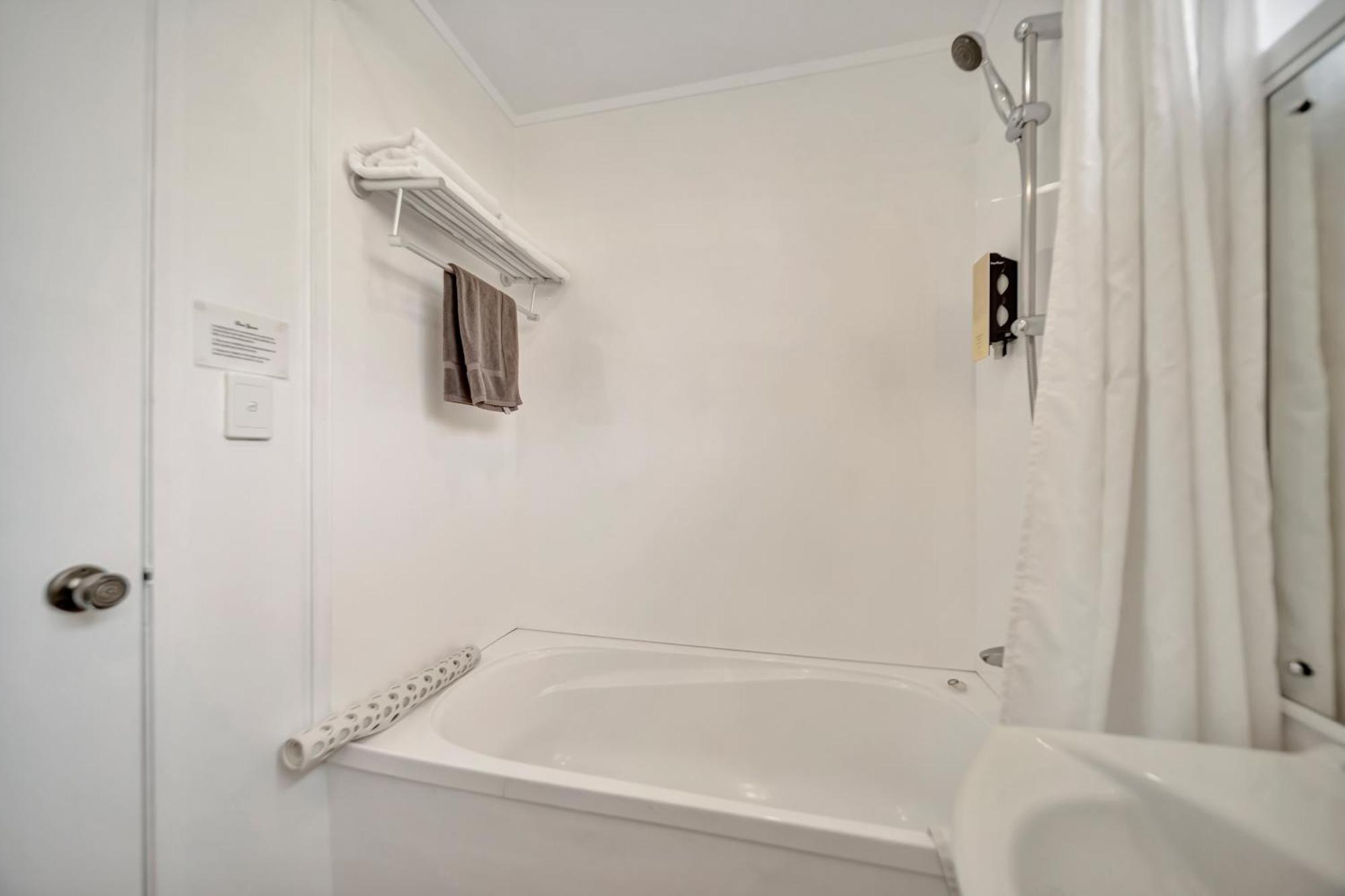 Tudor Court Motor Lodge Auckland Ngoại thất bức ảnh
