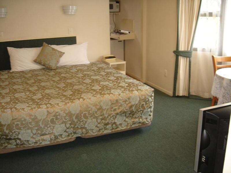Tudor Court Motor Lodge Auckland Ngoại thất bức ảnh