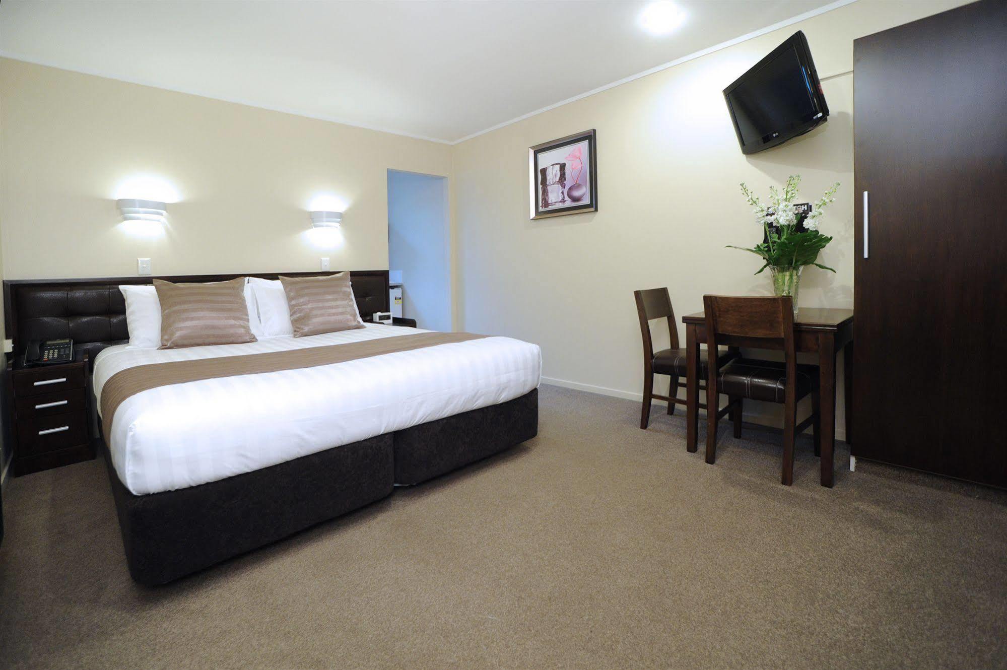 Tudor Court Motor Lodge Auckland Ngoại thất bức ảnh